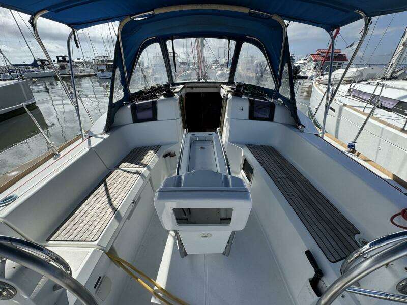 Sea Ranch II 38ft Jeanneau Yacht For Sale
