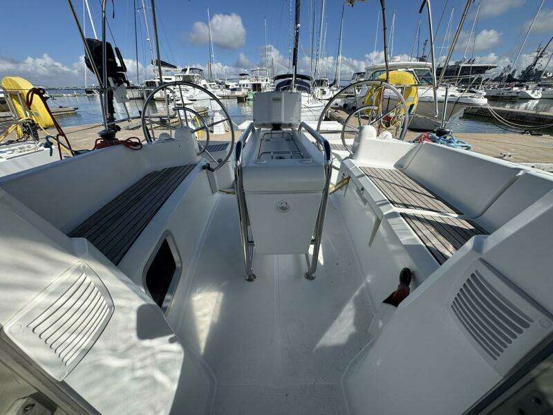 Sea Ranch II 38ft Jeanneau Yacht For Sale