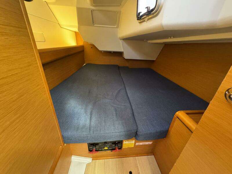 Sea Ranch II 38ft Jeanneau Yacht For Sale