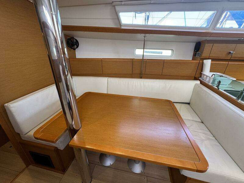 Sea Ranch II 38ft Jeanneau Yacht For Sale