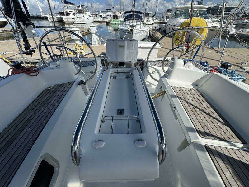 Sea Ranch II 38ft Jeanneau Yacht For Sale