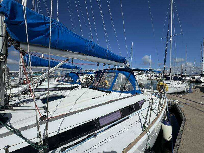 Sea Ranch II 38ft Jeanneau Yacht For Sale