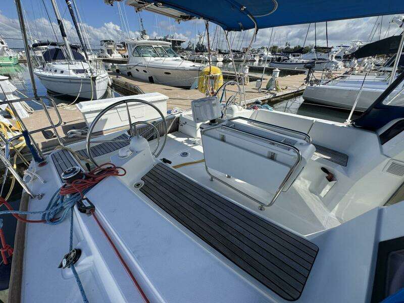 Sea Ranch II 38ft Jeanneau Yacht For Sale