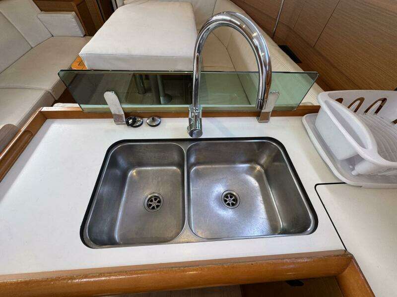 Sea Ranch II 38ft Jeanneau Yacht For Sale