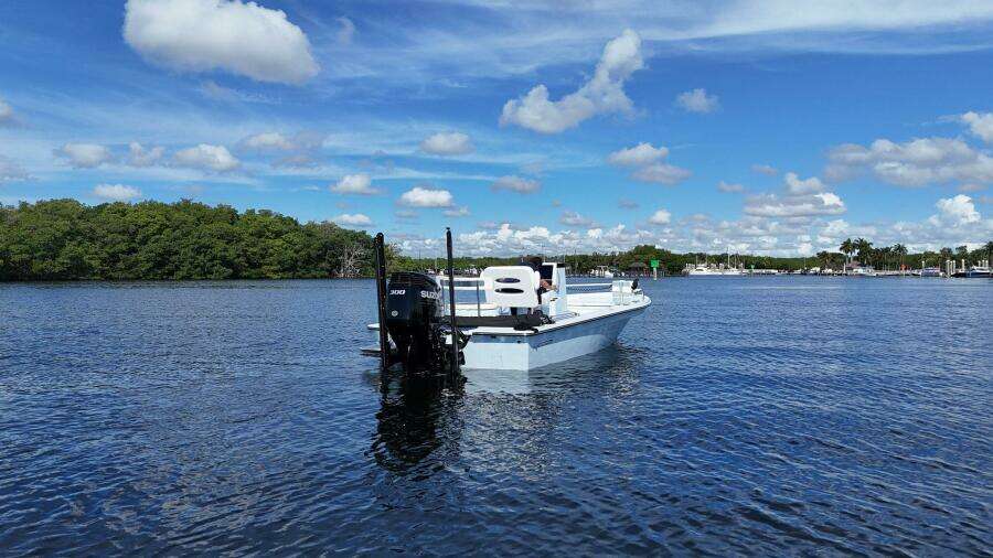 25ft East Cape Yacht For Sale