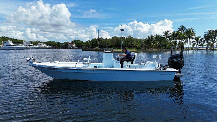 25ft East Cape Yacht For Sale