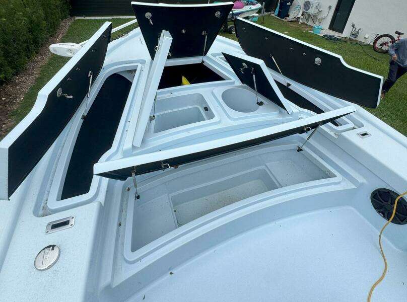 25ft East Cape Yacht For Sale