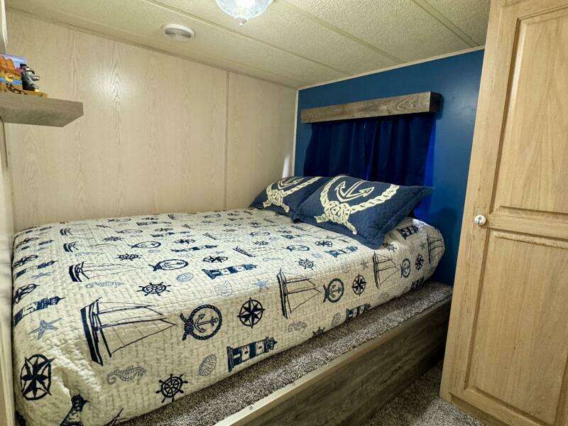 68ft Aqua Chalet Yacht For Sale