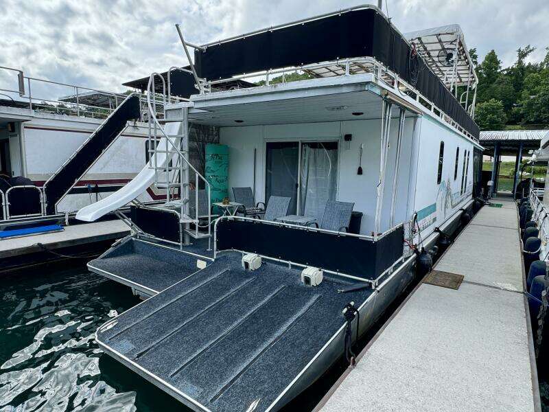 68ft Aqua Chalet Yacht For Sale