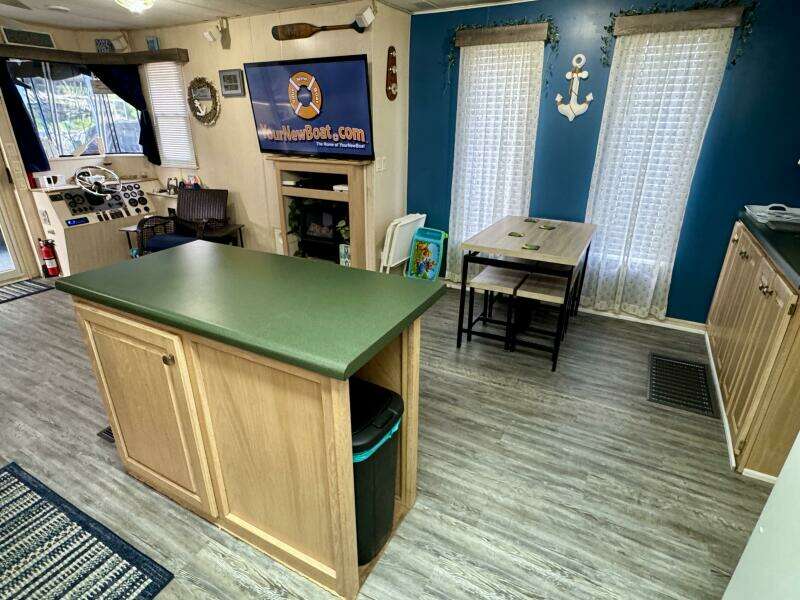 68ft Aqua Chalet Yacht For Sale