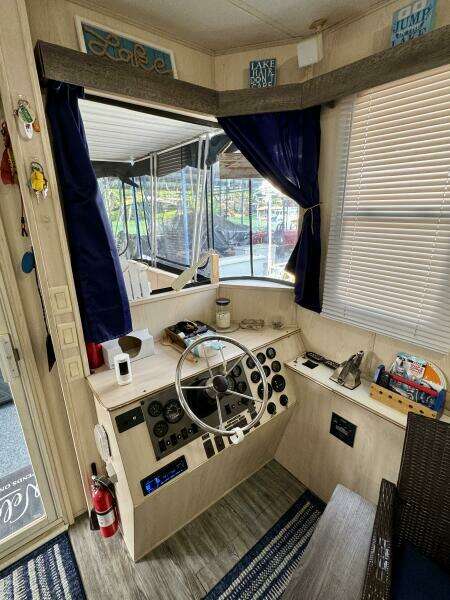 68ft Aqua Chalet Yacht For Sale