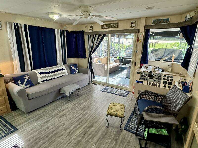 68ft Aqua Chalet Yacht For Sale