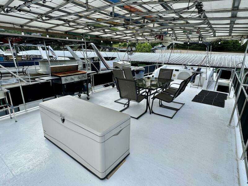 68ft Aqua Chalet Yacht For Sale