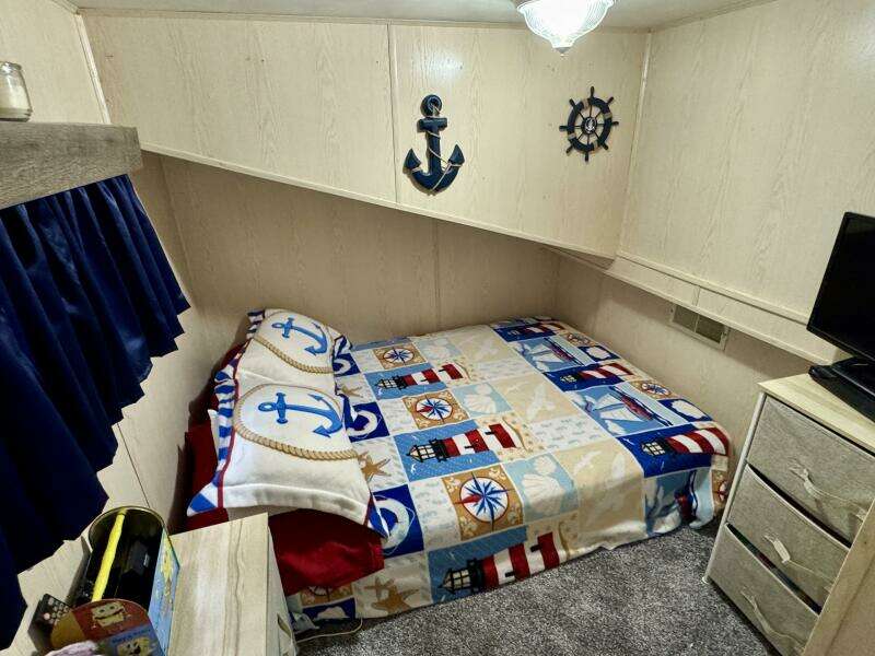 68ft Aqua Chalet Yacht For Sale