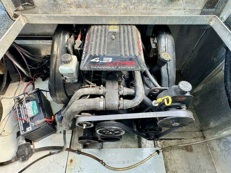 68ft Aqua Chalet Yacht For Sale