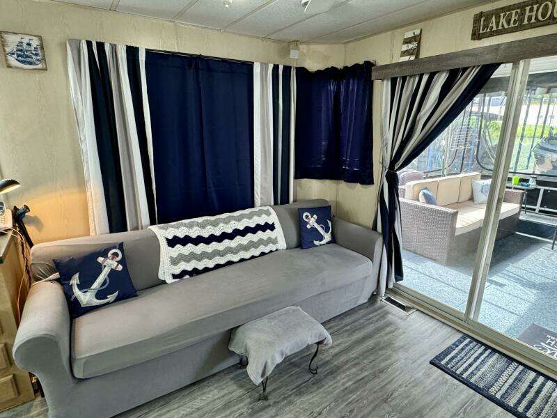 68ft Aqua Chalet Yacht For Sale