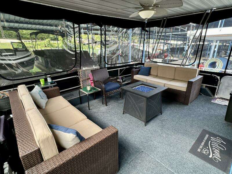 68ft Aqua Chalet Yacht For Sale