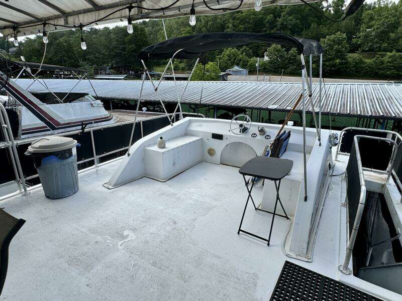 68ft Aqua Chalet Yacht For Sale