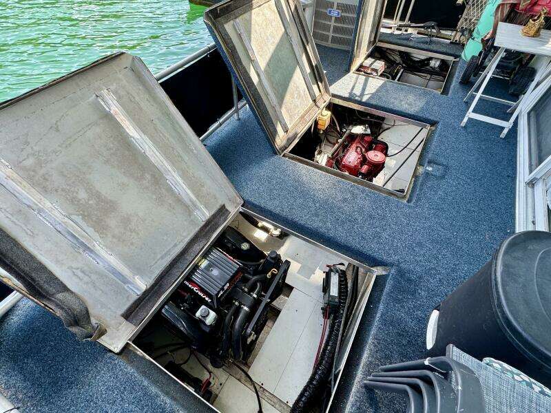 68ft Aqua Chalet Yacht For Sale