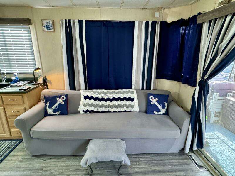 68ft Aqua Chalet Yacht For Sale