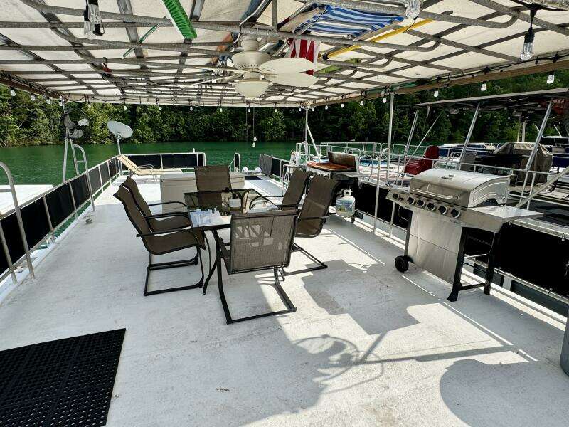 68ft Aqua Chalet Yacht For Sale