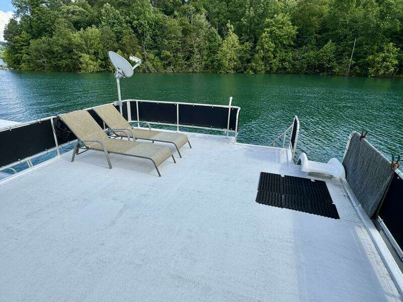 68ft Aqua Chalet Yacht For Sale