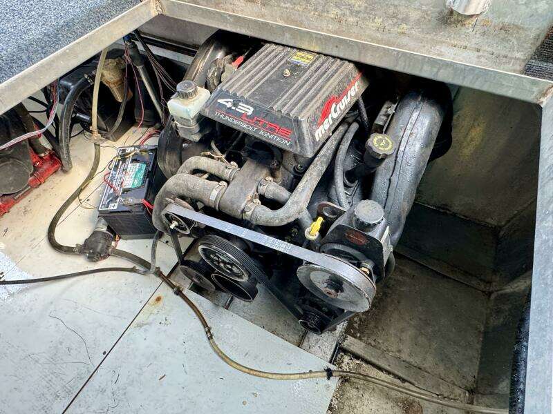 68ft Aqua Chalet Yacht For Sale