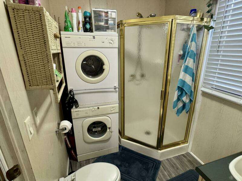 68ft Aqua Chalet Yacht For Sale