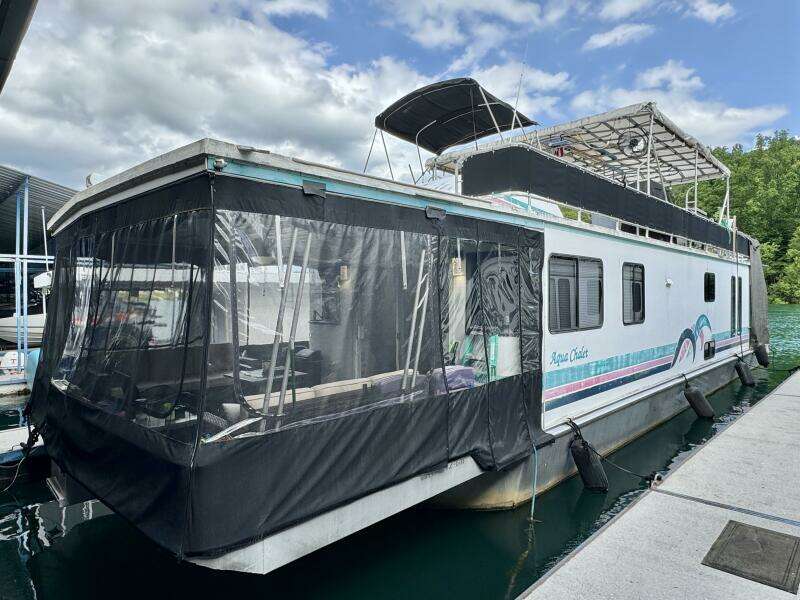 68ft Aqua Chalet Yacht For Sale