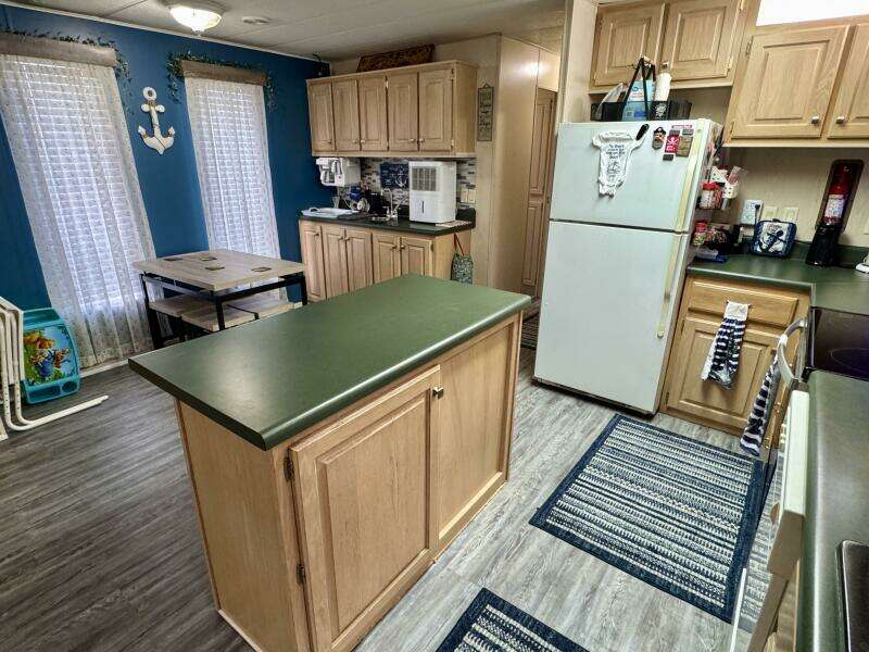 68ft Aqua Chalet Yacht For Sale