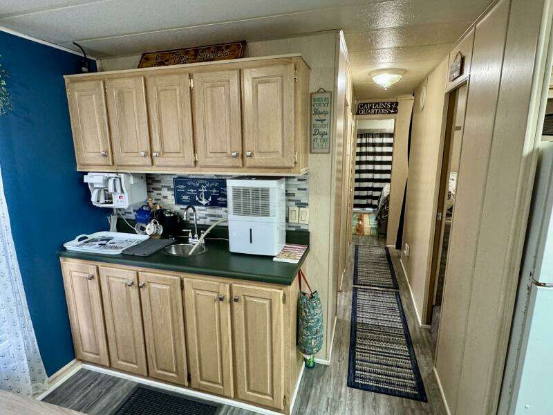 68ft Aqua Chalet Yacht For Sale