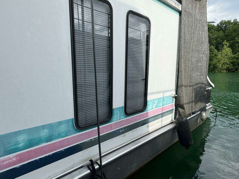 68ft Aqua Chalet Yacht For Sale