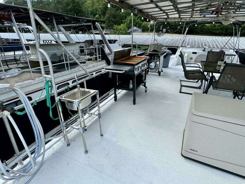 68ft Aqua Chalet Yacht For Sale