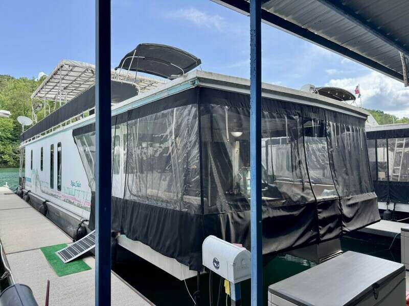 68ft Aqua Chalet Yacht For Sale