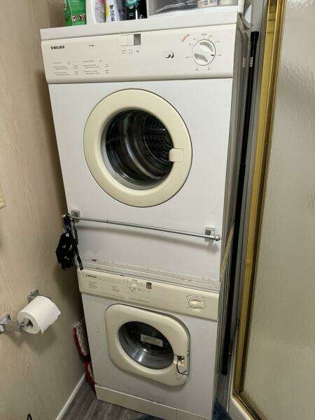 68ft Aqua Chalet Yacht For Sale