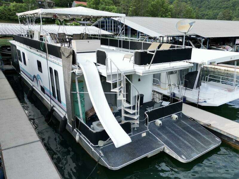 68ft Aqua Chalet Yacht For Sale