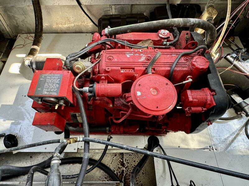 68ft Aqua Chalet Yacht For Sale