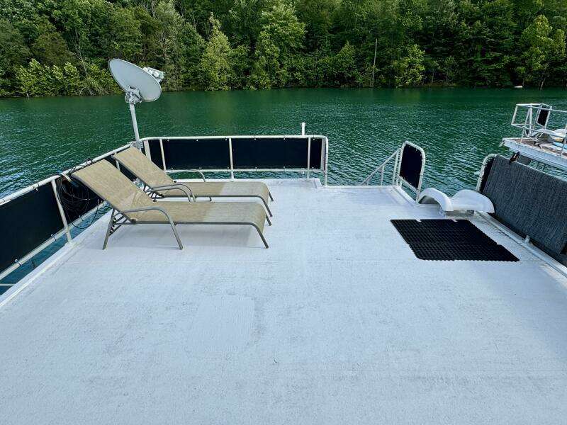 68ft Aqua Chalet Yacht For Sale