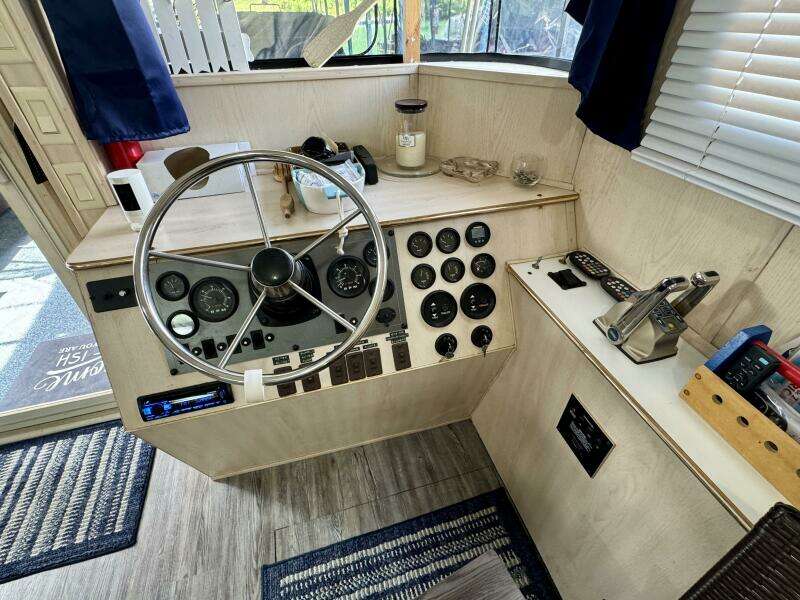 68ft Aqua Chalet Yacht For Sale