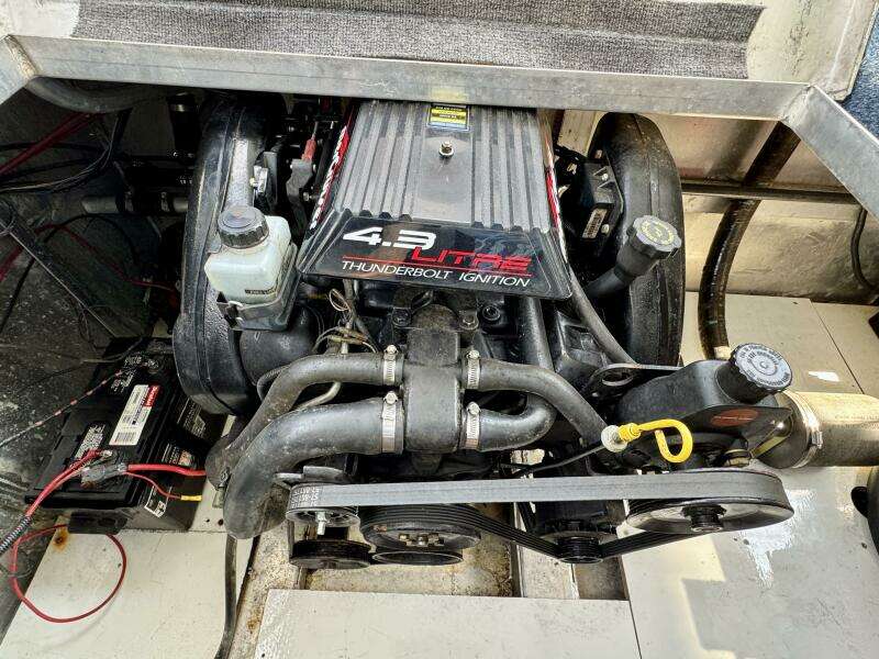 68ft Aqua Chalet Yacht For Sale