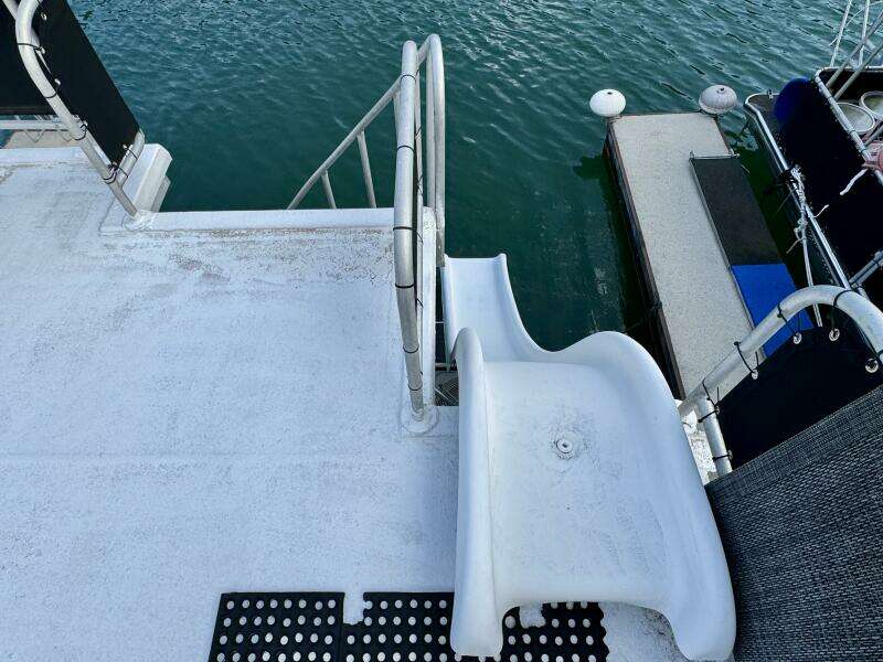 68ft Aqua Chalet Yacht For Sale