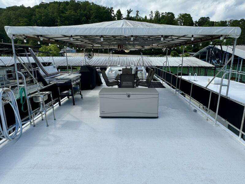 68ft Aqua Chalet Yacht For Sale