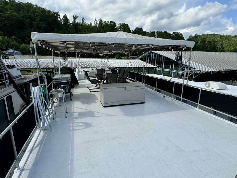 68ft Aqua Chalet Yacht For Sale