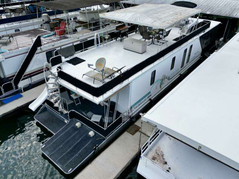 68ft Aqua Chalet Yacht For Sale