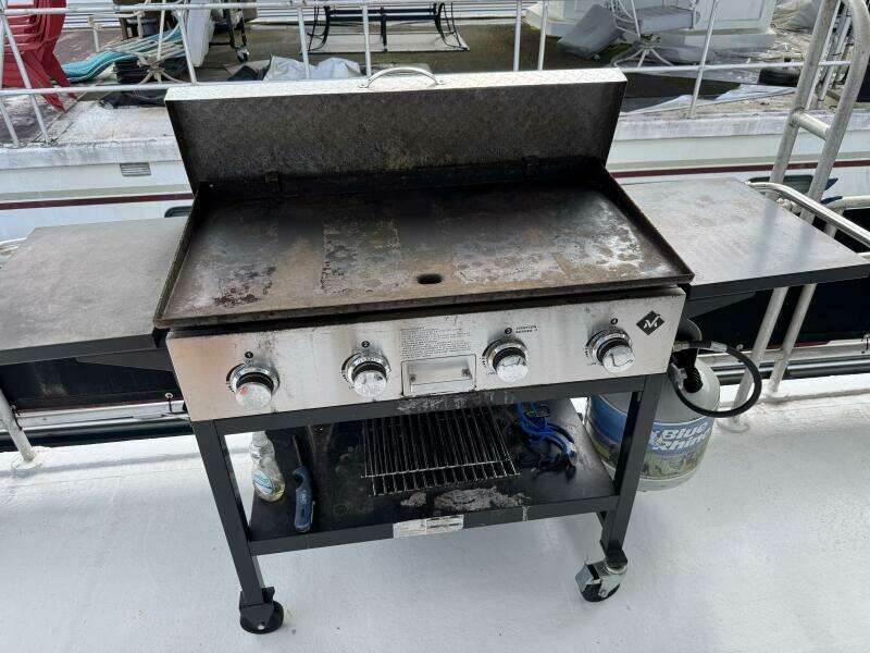 68ft Aqua Chalet Yacht For Sale