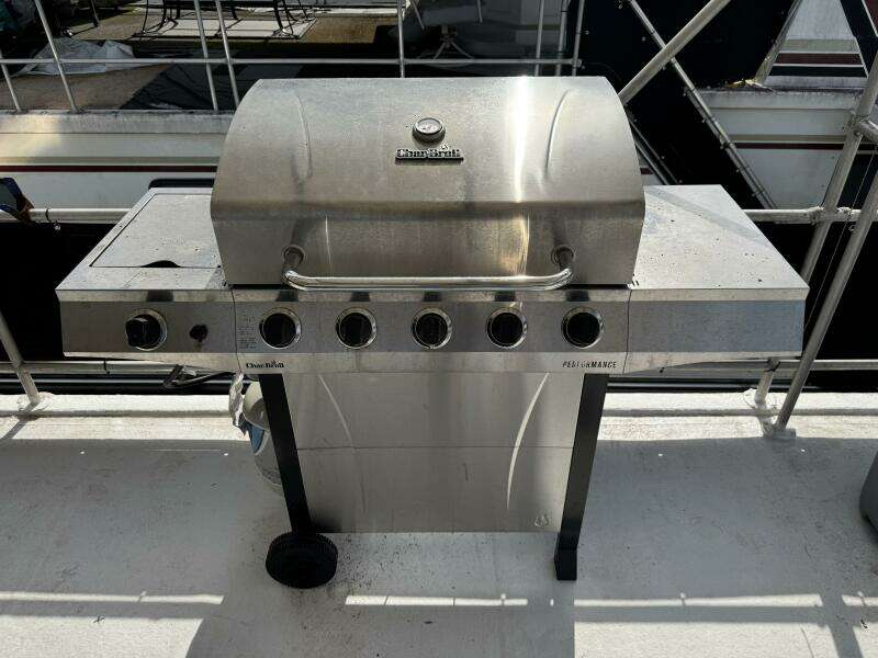 68ft Aqua Chalet Yacht For Sale