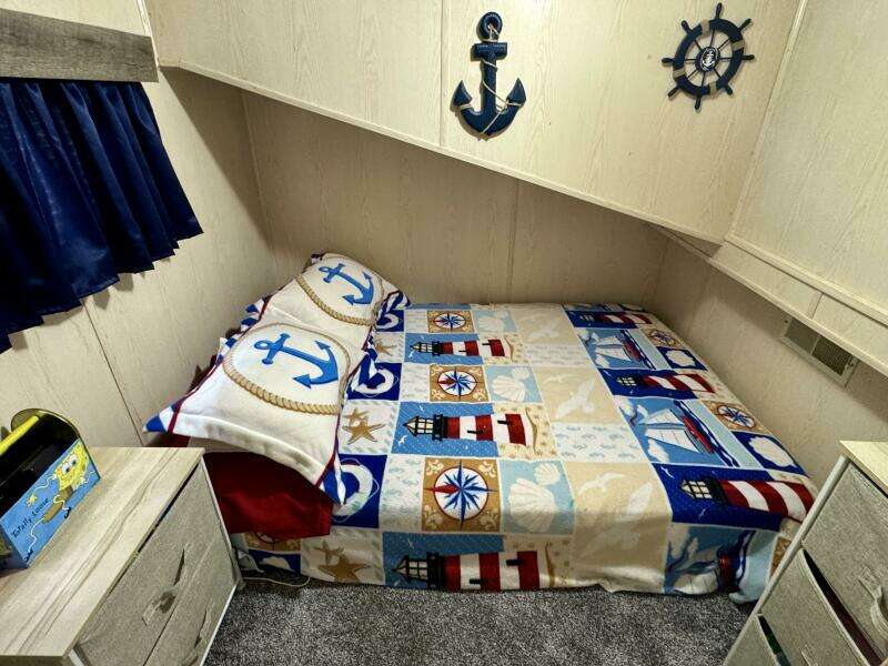 68ft Aqua Chalet Yacht For Sale