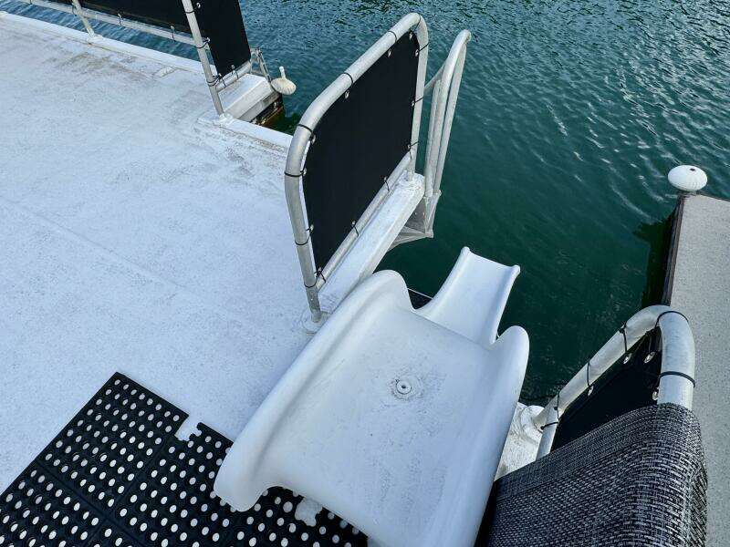 68ft Aqua Chalet Yacht For Sale