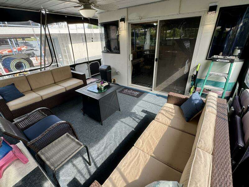 68ft Aqua Chalet Yacht For Sale