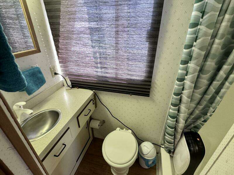 Summer Breeze 37ft Gibson Yacht For Sale Summer Breeze 37ft Gibson Yacht For Sale